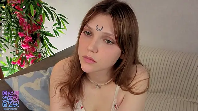 lunabate (F young) - My pussy needs some good slaps