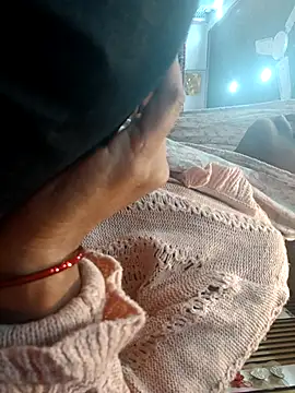 hotshreya69 (F young) - Topless