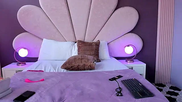 meganr_ (F teen) - FUCK MY BIG TITS