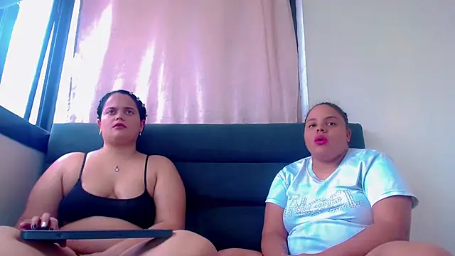 brunnette_hot (G young) - suck my ass