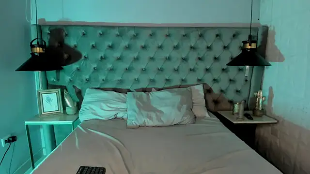 oliiverr22 (M twink) - a horny cum in your mouth