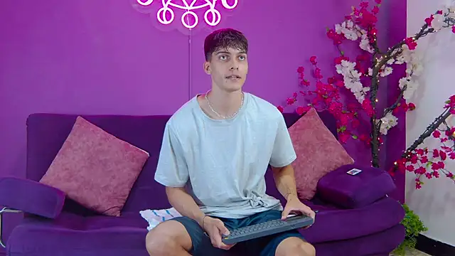 alessiovitale (M twink) - Spread my ass 🍑