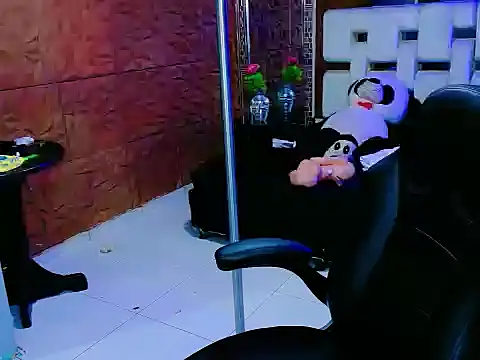 lunabustygirl (F teen) - get completely naked and sensual dance