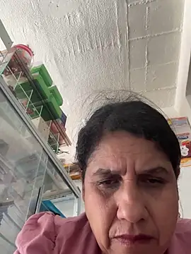 siri_duque (F mature) - inserting fingers into the vagina