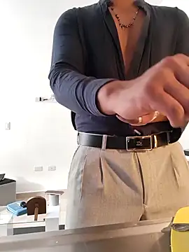 hiroshi_shen (M young) - Kiss😘💋💋