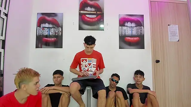 king_off_boys - KING_OFF_BOYS's free webcam - UK Sex Cams