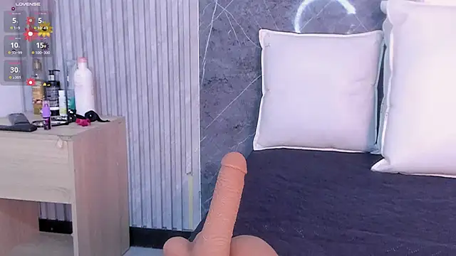 dahiana_gomez18 (F young) - Spank mya ss in doggy! 🔥😈