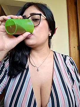 monse--145 (F young) - Wet fingers