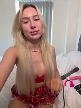 SexySaraxxoo Live Webcam on Stripchat