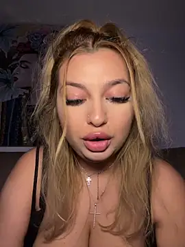 allysonk (F young) - Lick nipples