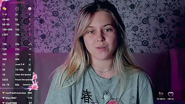 angelanty (F young) - doggy pose