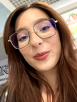 lillukatten (F teen) - RISKY PLAYING WITH MY NIPPLES IN PUBLIC!