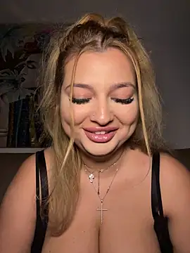 allysonk (F young) - Lick nipples