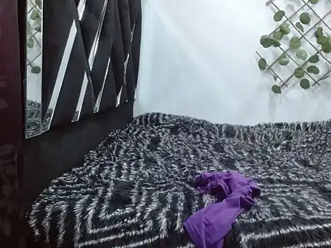 melani_ebony (F young) - ♥SEXY NAKED + OIL MY TITS♥