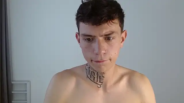 hot_teo_ (M twink) - Show feet