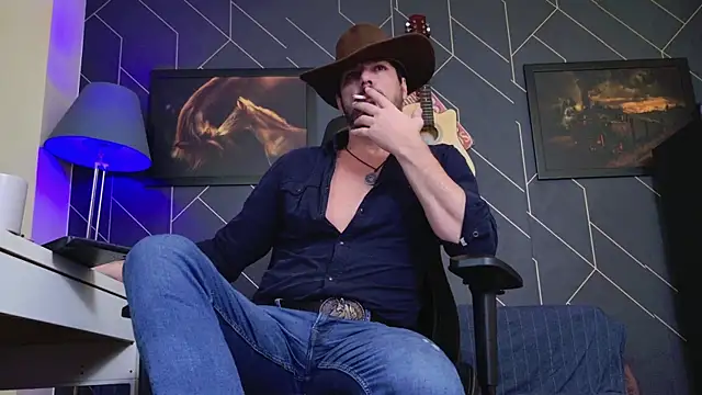 chriskox (Ask my age) - My big cock need pleasure