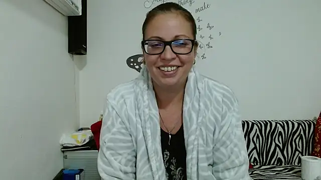 ladyhellene - LadyHellene's free webcam - UK Sex Cams