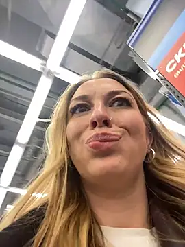 sweet___emily (F young) - show how tight asshole closeup