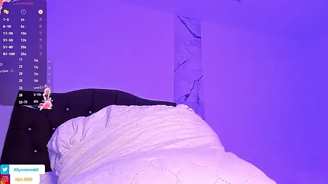 alysson_18 (F young) - USE FUCKMACHINE + BLOWJOB