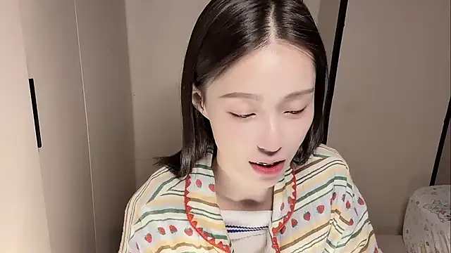 yuyu-33 - Yuyu-33's free webcam