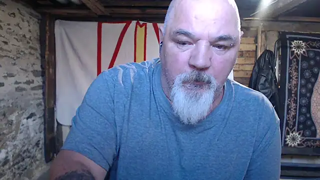 newfiesausage1972 (M mature) - 5 mins off lovens last tipper