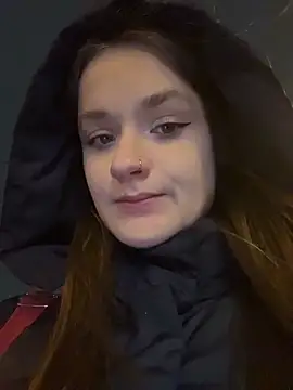 kittyqueeny (F young) - put wet pants in mouth in store on publi