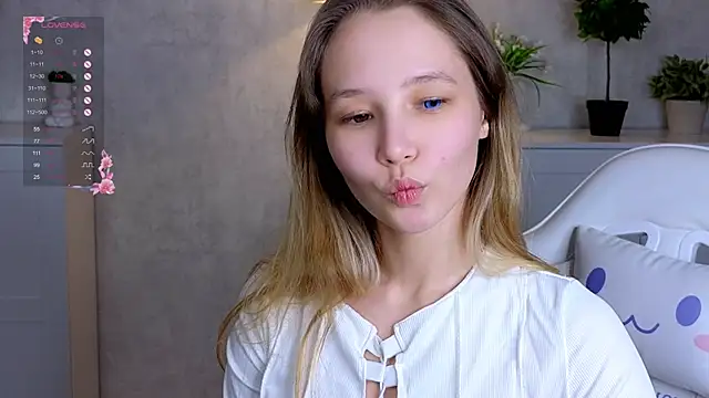 insaneinsomnia (F teen) - Remove hands and oil show with boobs