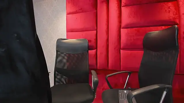 kasandramilf (G milf) - RUBBING BOBS WITH OIL