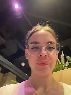 kristirich (F young) - Finger in ass+masturbation🍑💦💦