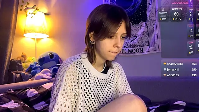 fairyluna (F teen) - Doggy pose first time here