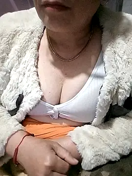 small-house123 - Small-house123's free webcam