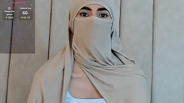 _zahiira_ (F young) - full NAKED+ off hijab