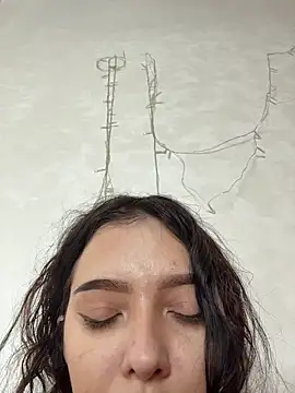 hannah_xbaby (F young) - show panties 😼