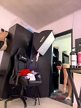 natural_bigass_nina (F milf) - big squirt  ride torso