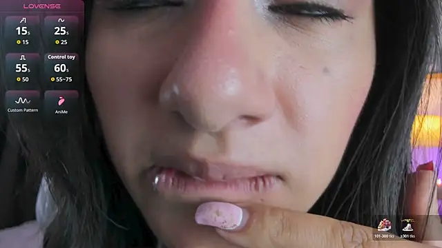 annadu011 (F young) - Blow a kiss to the camera