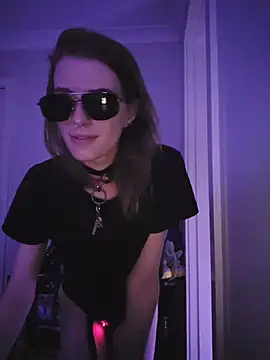 lonely_Cosplay_chick