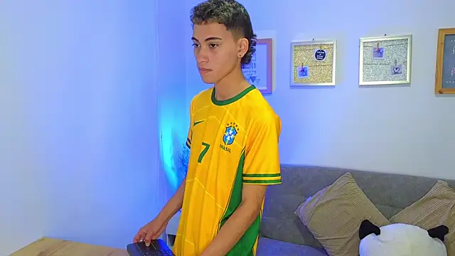 yulian_vasquez - Yulian_vasquez's free webcam