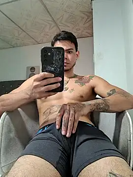 niick01_ (Ask my age) - naked squats