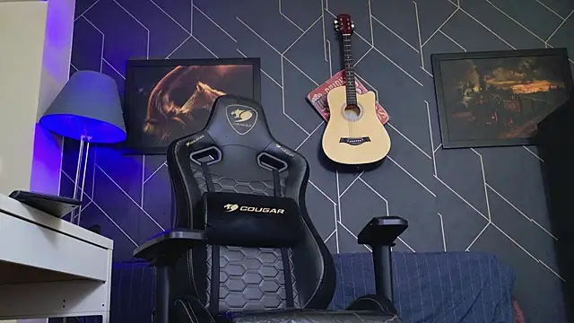 chriskox (Ask my age) - My big cock need pleasure