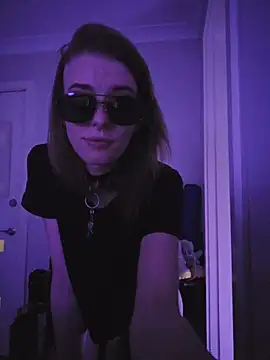 lonely_Cosplay_chick