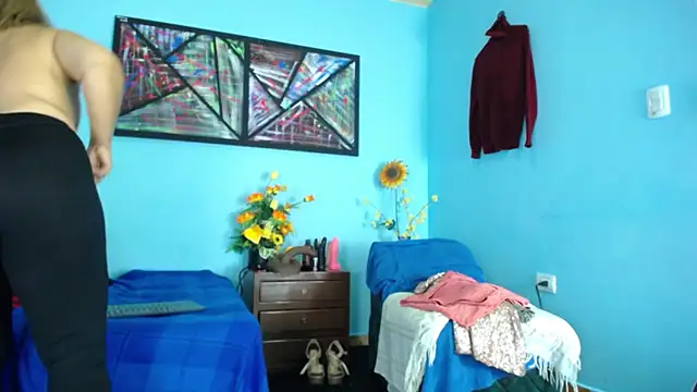 iivana_19 (G milf) - plug in my ass