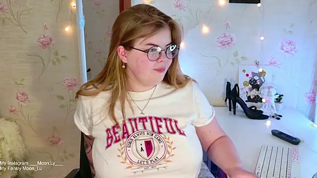 sinnamon_ (F young) - tease pussy