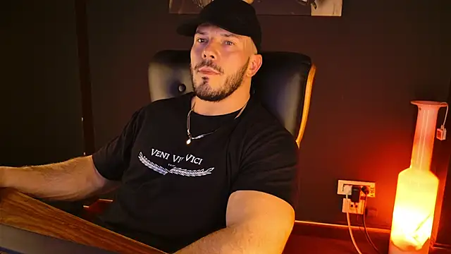 angeloeric (Ask my age) - SPOIL THE KING BLACK WOLF!!!!!!!