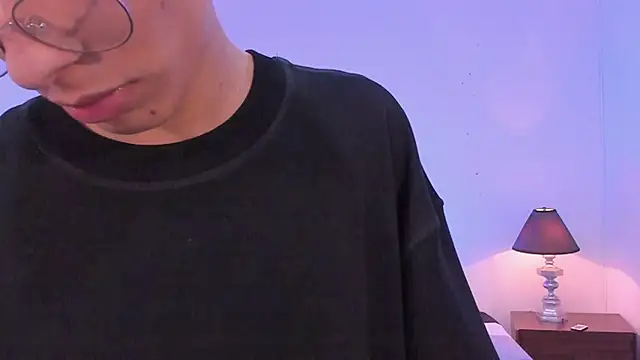 alexandersawyer (M twink) - show your foreskin up close