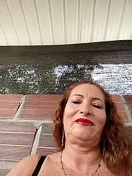 sexy-woman-mature (F mature) - squirt outdoors