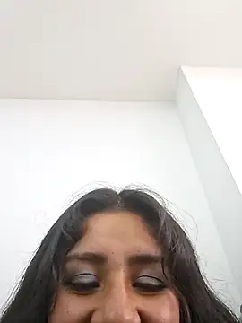 caroline__07 (Ask my age) - squirt in front of a stranger