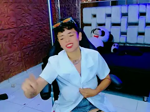 lunabustygirl (F teen) - get completely naked and sensual dance