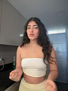 gaby_zahir_ (F young) - Get me naked and dance