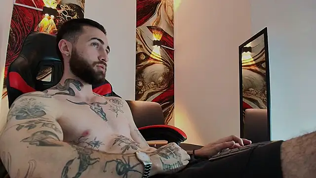 luke_davis01 (M young) - ALL NAKED AND BIG COCK ! 😈