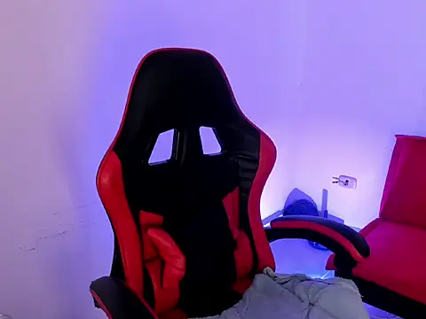 peytonbox (T young) - show naked and oil